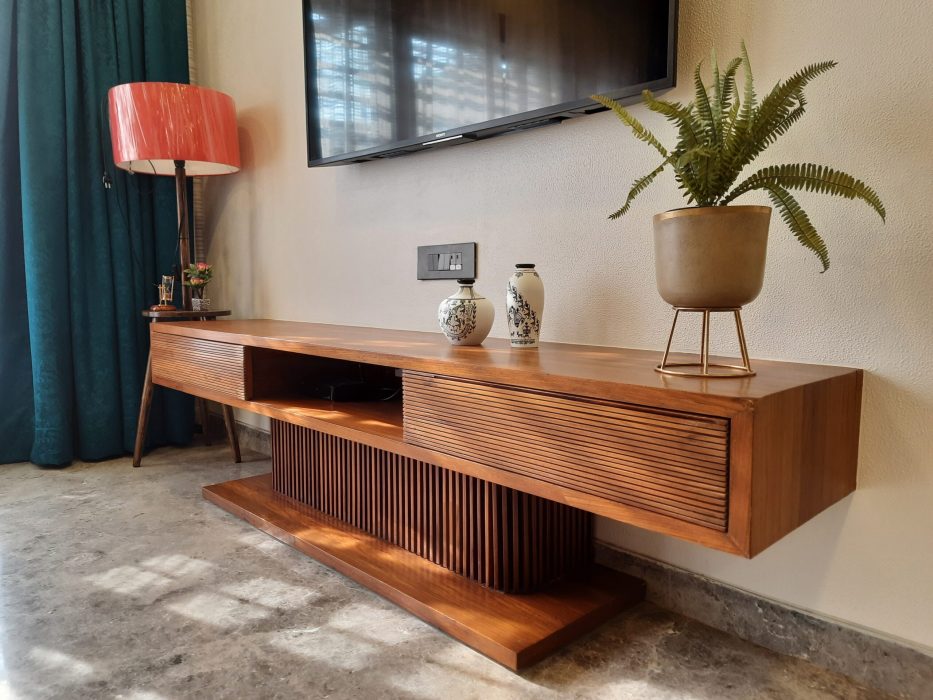 WOODEN TV UNIT